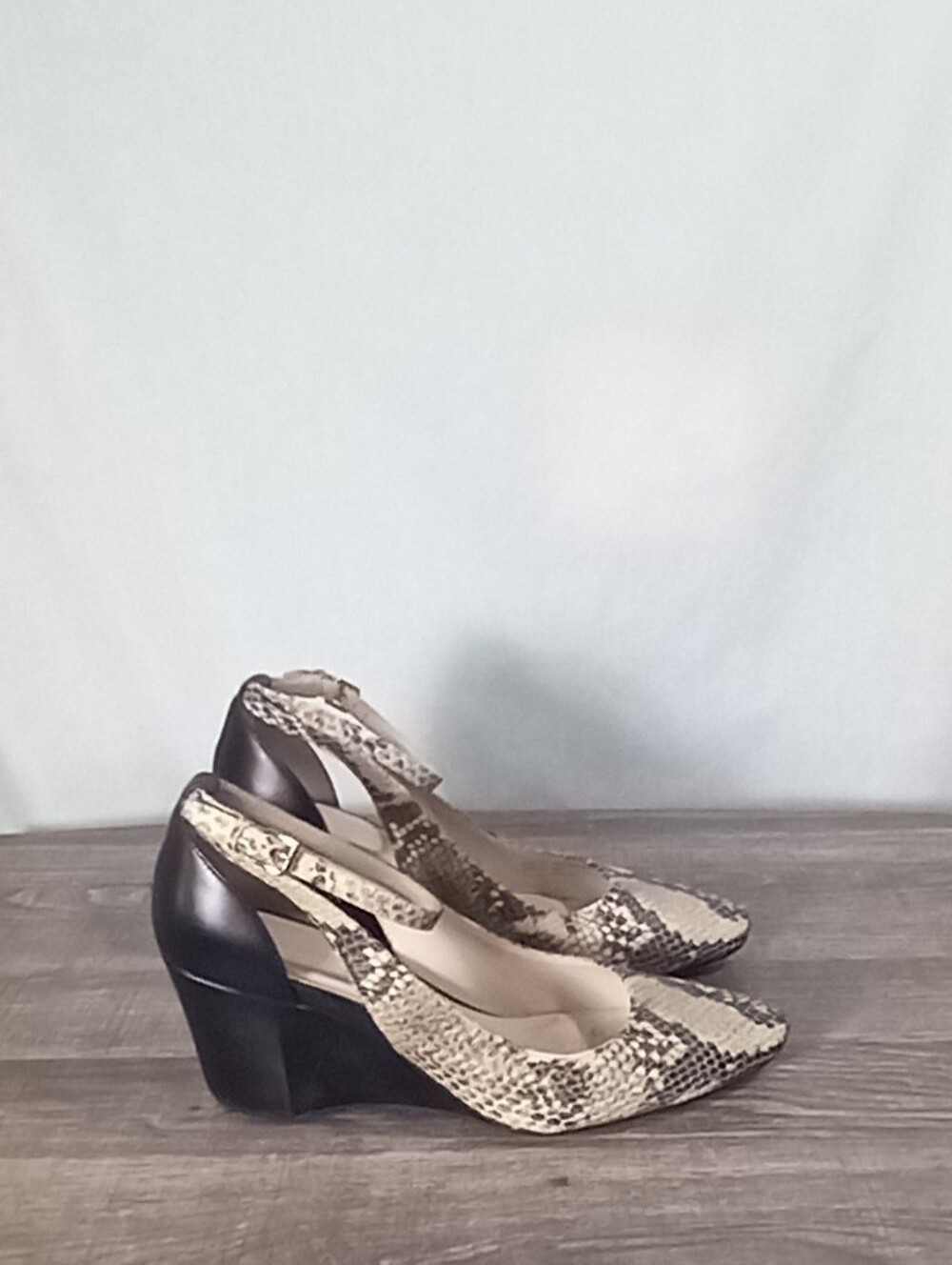 Cole Haan Snakeskin Print Lacey Cutout Wedge Pumps Heels Size 8.5